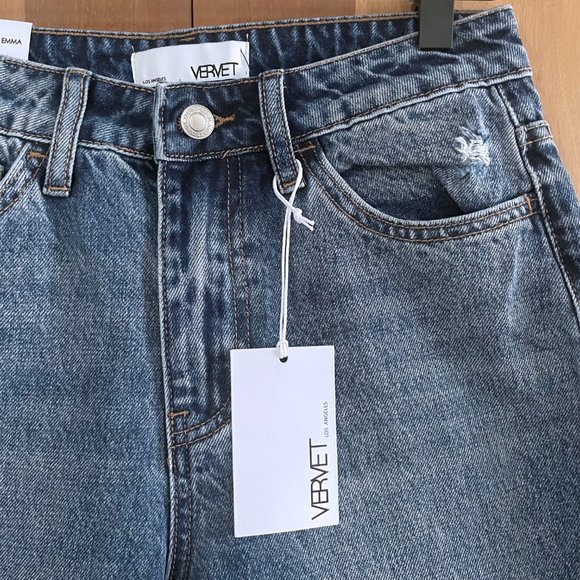 Distressed High Rise Mom Jeans Slim Fit | Vervet - Picture 5 of 6